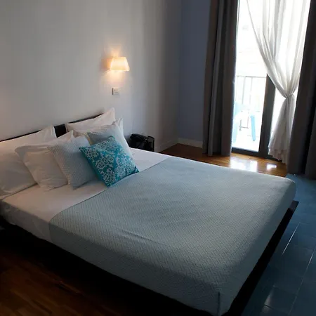 Attico Partenopeo Bed and breakfast Nápoles