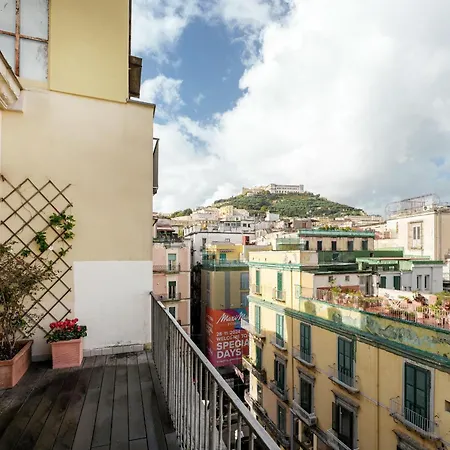 Attico Partenopeo Bed and breakfast