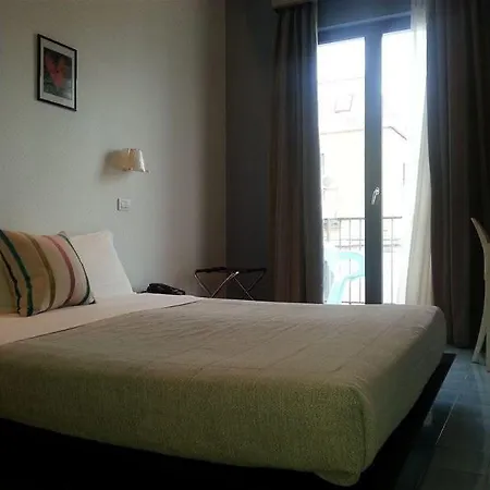 Attico Partenopeo Nocleg ze śniadaniem 4*