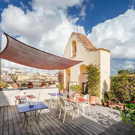 Attico Partenopeo Couette-café 4*